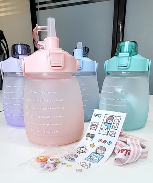 PH-6 กระบอกน้ำทรงอ้วนคละสีขุ่น 1300ml. (50ใบ)